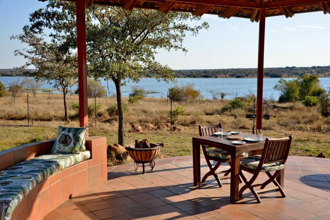 Kameeldrift Waterfront Estate & Resort Brits Eksteriør bilde